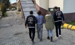 Silahla yağma ve kişiyi hürriyetinden yoksun kılma suçundan aranan 2 şahıs yakalandı