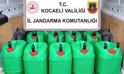 Gebze’de bir araçta yapılan aramada 400 litre sahte içki yakalandı