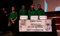 Gebze’de 1 aydır süren Ortaokullar Arası Münazara Yarışması sona erdi