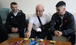 Dünya şampiyonu Şamdan, Başkan Bıyık’ı ziyaret etti