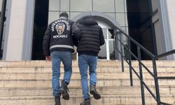 Bina içinden hırsızlık suçundan 6 yıl 3 ay hapis cezasıyla aranan şahıs Çayırova’da yakalandı