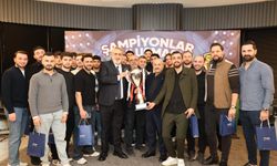 Başkan Büyükgöz şampiyonları ağırladı