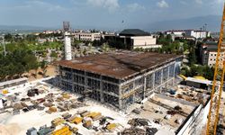 KOÜ Umuttepe Cami ve Otoparkı hızla yükseliyor
