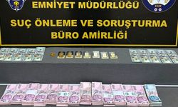 Kuyumcuda sahte altın bozduran 2 kişi yakalandı