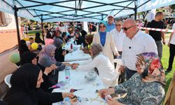 Mutluluk Otobüsü mahalle mahalle çocuklarla buluşuyor
