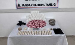Jandarma’dan İzmit’te uyuşturucu operasyonu: Çok sayıda uyuşturucu ve silah ele geçirildi