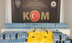 İzmit otoyolda durdurulan araçta 1400 paket kaçak sigara ele geçirildi