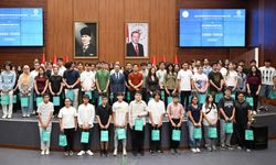 YKS ve LGS’de dereceye giren öğrenciler, ödüllerini Vali Aktaş'tan aldılar
