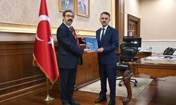 Bulgaristan Türkleri Kültür ve Hizmet Derneği Kocaeli İl Temsilcisi Alptekin Cevherli’den Vali İlhami Aktaş’a ziyaret