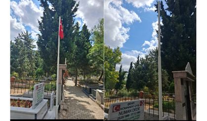 Abdurrahman Dede bayrak indirdi