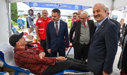 Vali İlhami Aktaş, Gebze’de kan bağış etkinliğine katıldı