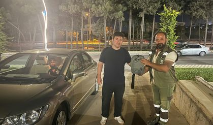 Gebze’de bulduğu 400 bin liralık bilezikleri polise teslim etti