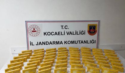 Dilovası’nda 1 araçta yapılan aramada 930 paket kaçak sigara ele geçirildi