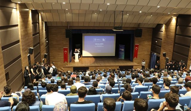 GTÜ’de Havacılık ve Uzay Zirvesi’nde Türkiye’nin gelecek vizyonu konuşuldu