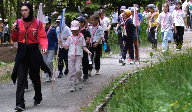 Yavrukurtlar izcilik ruhunu doyasıya yaşadılar