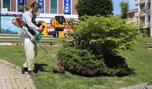 Darıca Belediyesi’nden yeşil alanlarda bahar mesaisi