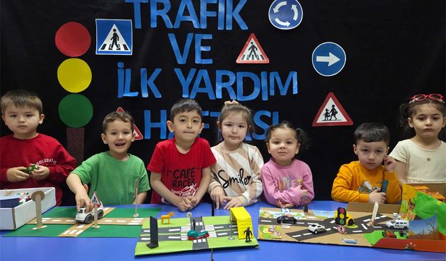 Trafik kurallarını eğlenerek öğrendiler