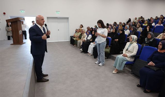 Darıca’da ‘Anne Okulu’ ilk mezunlarını verdi