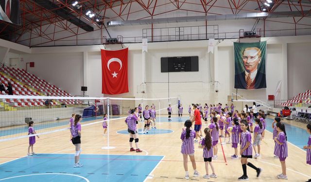 Gebze Belediyesi Yaz Spor Okulları’nda eğitimler başladı