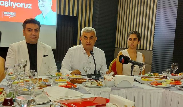 Cüneyt Akın 'Değişim' dedi