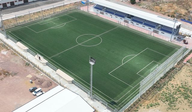 Gençler için bir futbol sahası daha