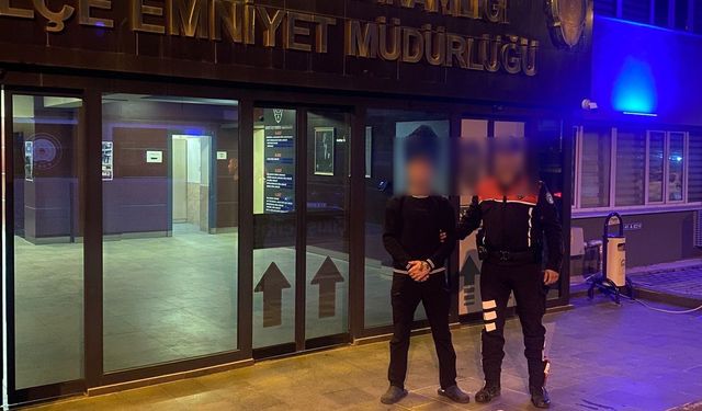 Gebze’de açıkta bırakılan eşyaları çalan şahıs yakalandı