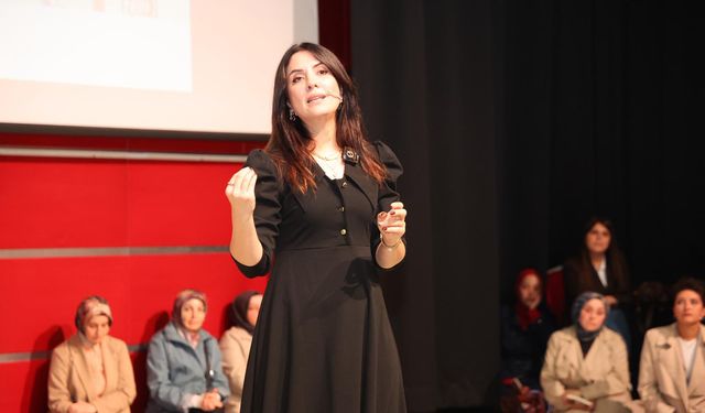 Gebze Okur Projesi’nde Dilek Cesur söyleşisi yoğun ilgi gördü