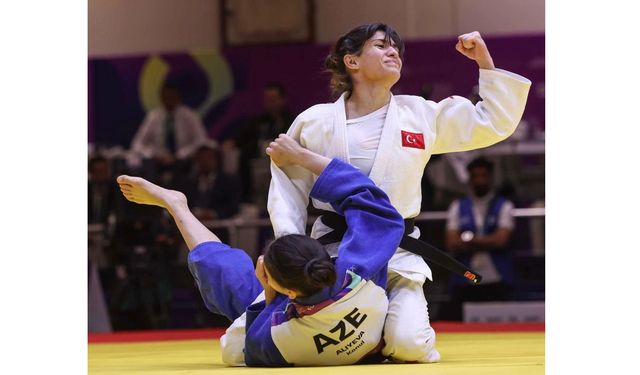 Tuğçe Beder'den Riyad'da altın madalya