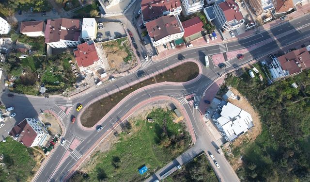 Gebze Dr. Zeki Acar Caddesi’ne dönel kavşak