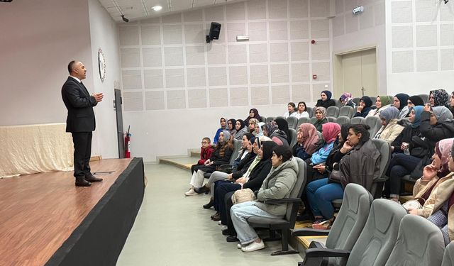 Gebze Halk Eğitim Merkezi’nde aile eğitimleri devam ediyor