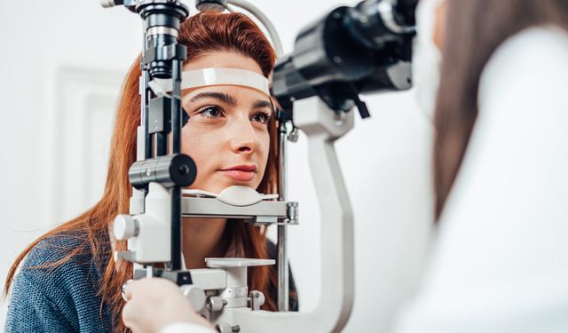 20 yaş sonrasında Miyopi yönetiminde Ortho-K tedavisi