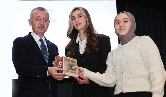 Büyükakın geleceğin lider adayları ile bir araya geldi