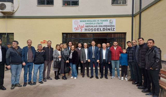Gebze Mesleki ve Teknik Anadolu Lisesi mezunları 50. Yıl etkinliğinde bir araya geldi