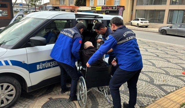 Zabıta ekiplerinin şefkat eli vatandaşın üzerinde