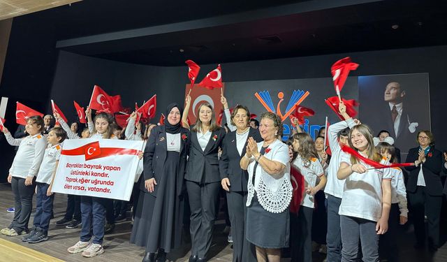 Özel Körfezim Eğitim Kurumları’ndan vatan ve bayrak temalı anlamlı program