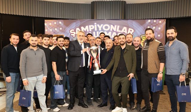 Başkan Büyükgöz şampiyonları ağırladı