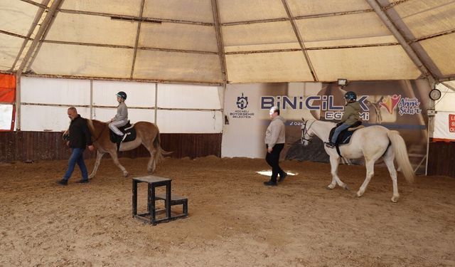 Ara tatilde 230 çocuk binicilikle tanıştı