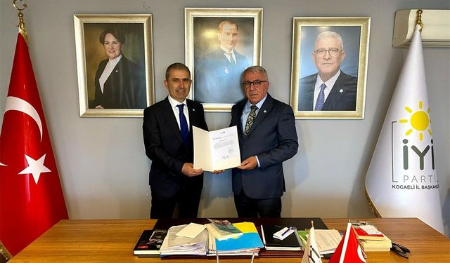İYİ Parti Dilovası İlçe Başkanlığı’nda görev değişimi