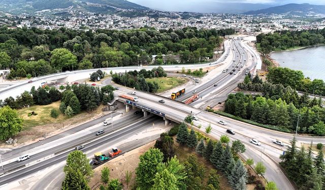 Başiskele Koridor Projesi’nde 9 köprünün montajı bitti