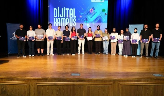 Dijital Kampüs’te yetişen 237 genç sertifikalarını aldı