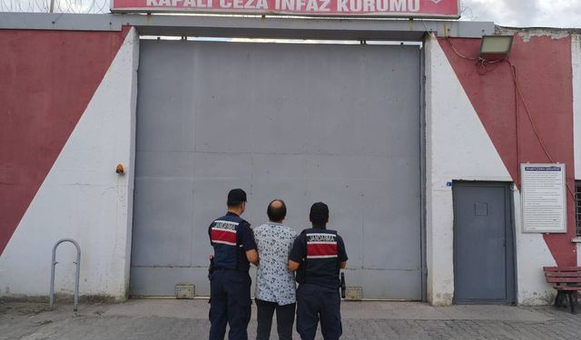Bilişim sistemleri dolandırıcılığından 10 yıl hapis cezası olan şahıs Gebze’de yakalandı