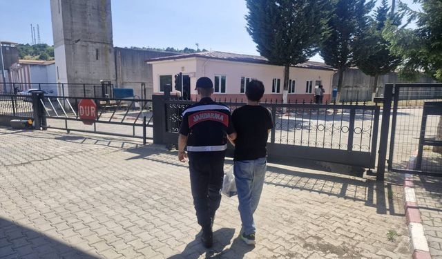 Hırsızlık suçundan aranan şahıs Gebze’de yakalandı