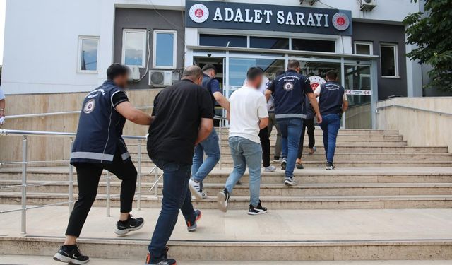 Kocaeli’nde 42 düzensiz göçmen yakalanarak sınır dışı edildi