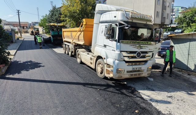 Gebze Belediyesi asfalt serim çalışmalarına devam ediyor