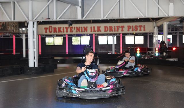 Darıca’da gençlere adrenalin dolu Go-Kart etkinliği
