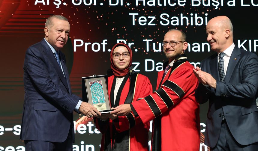 GTÜ akademisyenlerine Cumhurbaşkanı Erdoğan'dan Yılın Tezi Ödülü