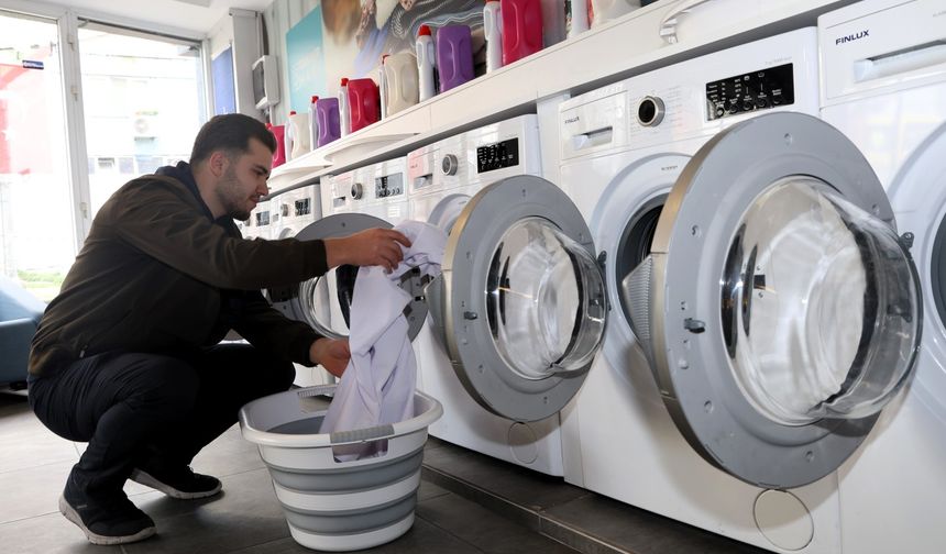 Öğrencilere mis gibi hizmet; yıka, kurut, ütüle