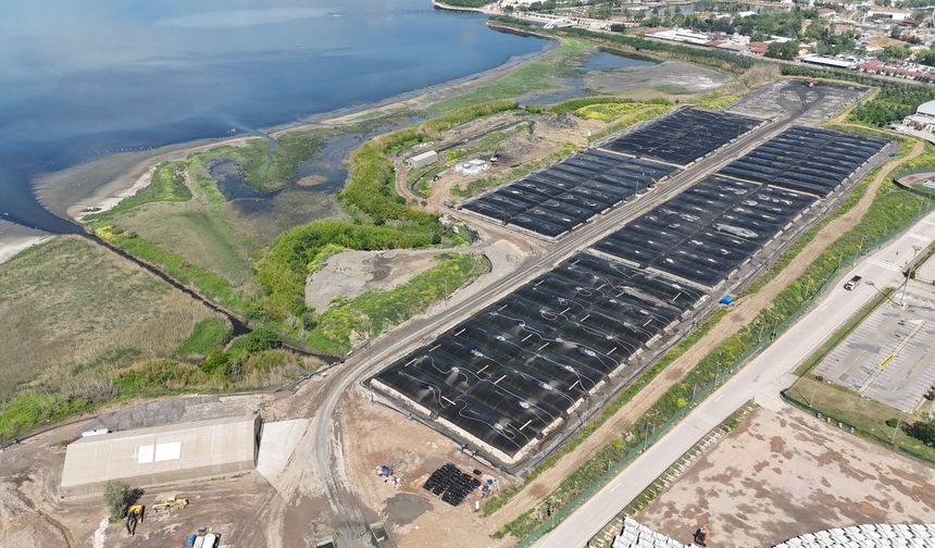 İzmit Körfezi’nden şu ana dek 110 bin kamyon çamur çıkarıldı