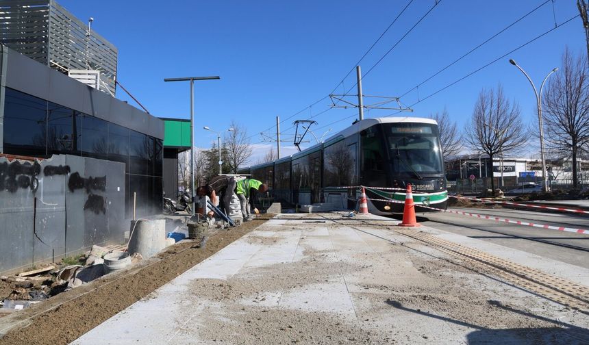 1 tramvay aracı aynı anda 600 yolcu taşıyacak