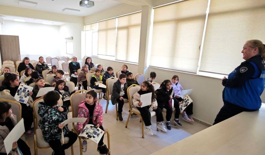 Büyükşehir Zabıtası öğrencilere mesleği tanıttı